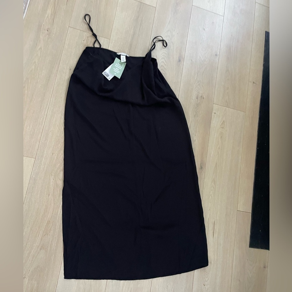 NWT H&M Creped women dress size L - Picture 2 of 3